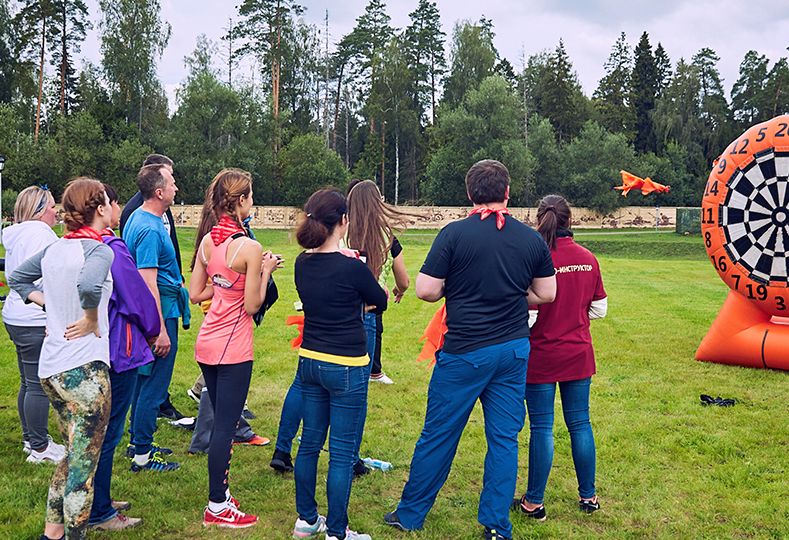 Надувной дартс