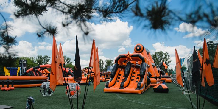 Спортивный праздник с полосой препятствий