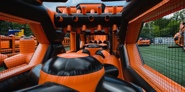 Спортивный праздник с полосой препятствий